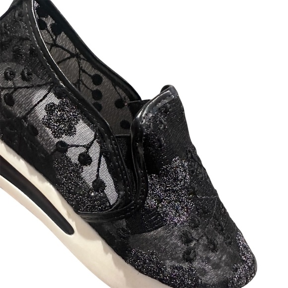 Lace Mesh Wedge Platform Sneaker 6.5 (37) Black Floral Embroidery Slip-On Shoes - Picture 8 of 9